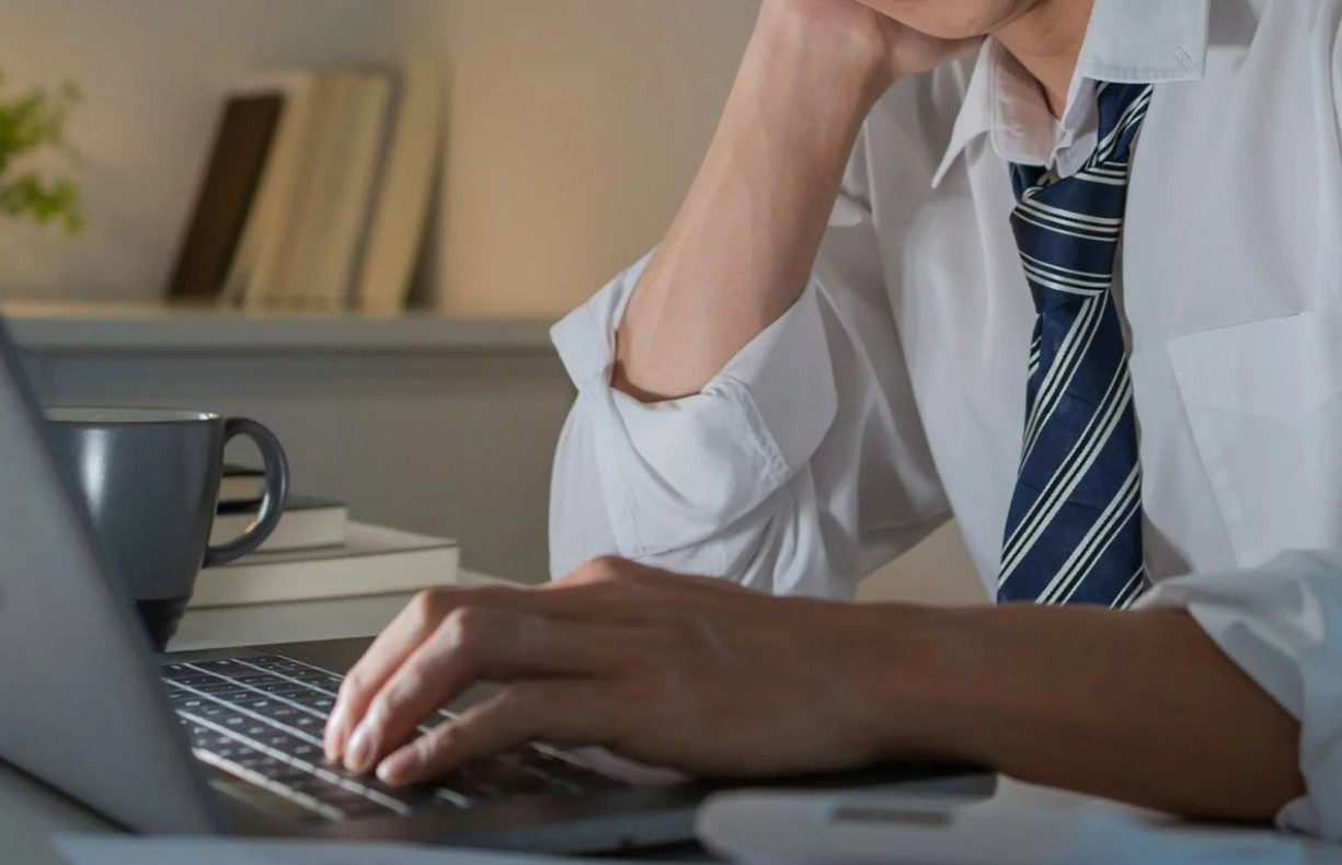 دعوى بسبب العمل لساعات اضافية دعوى بسبب العمل لساعات اضافية