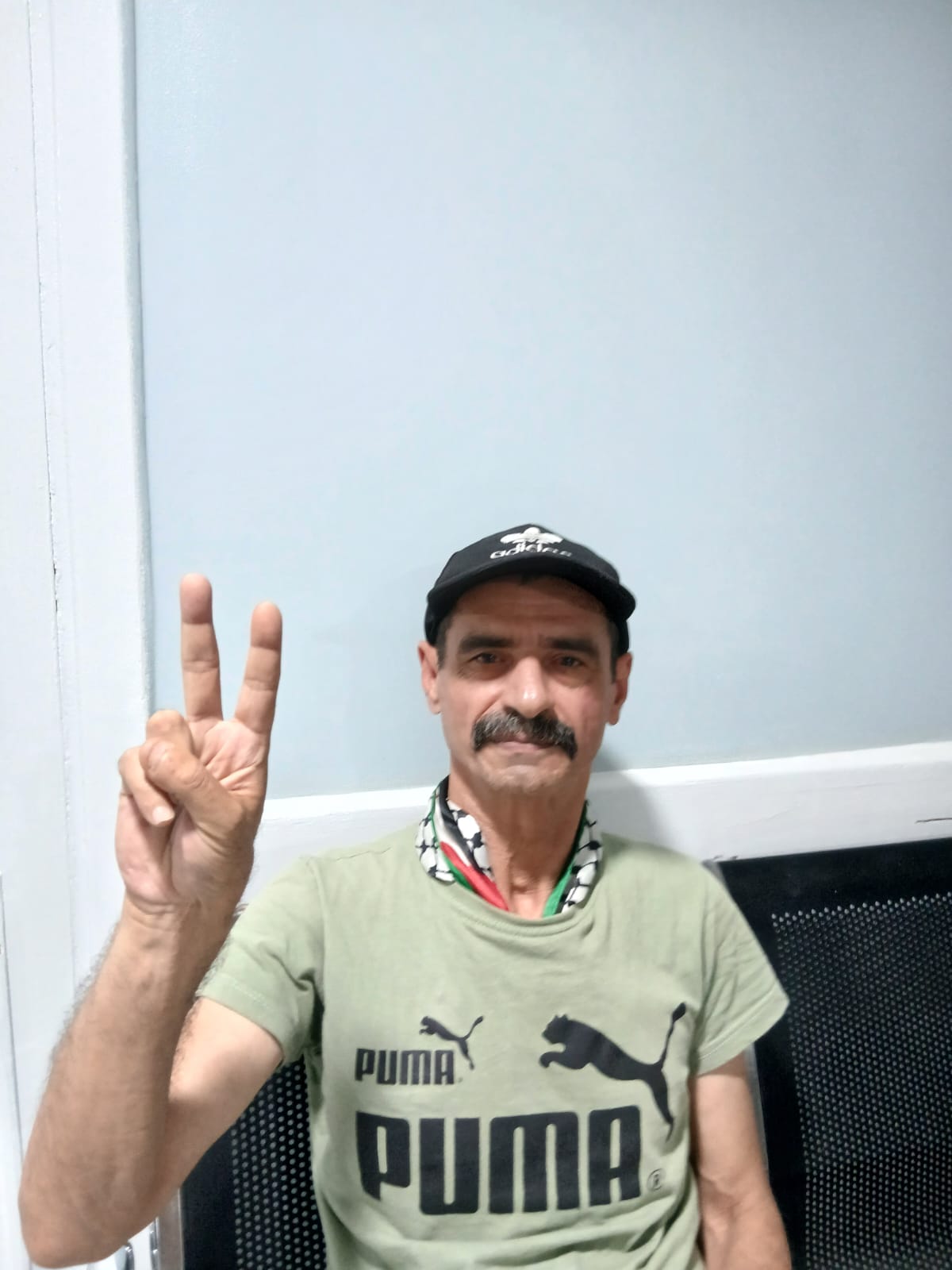 الأسير المحرر منصور محمد عزيز الأسير المحرر منصور محمد عزيز