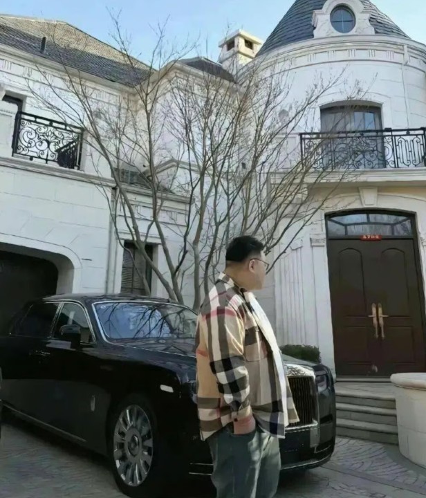 ملياردير صيني يبحث عن عروسة 