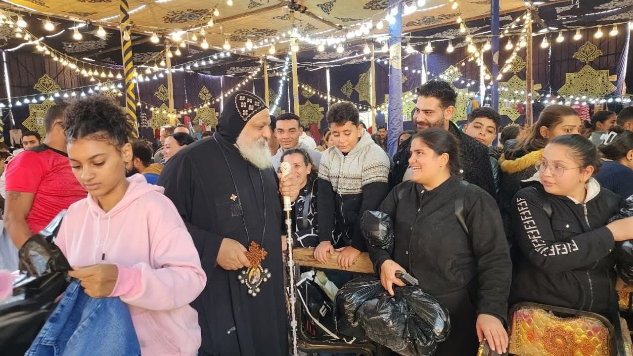 معرض ملابس عيد الميلاد المجيد يخدم أسر حلوان والمعصرة بأسعار مخفضة معرض ملابس عيد الميلاد المجيد يخدم أسر حلوان والمعصرة بأسعار مخفضة