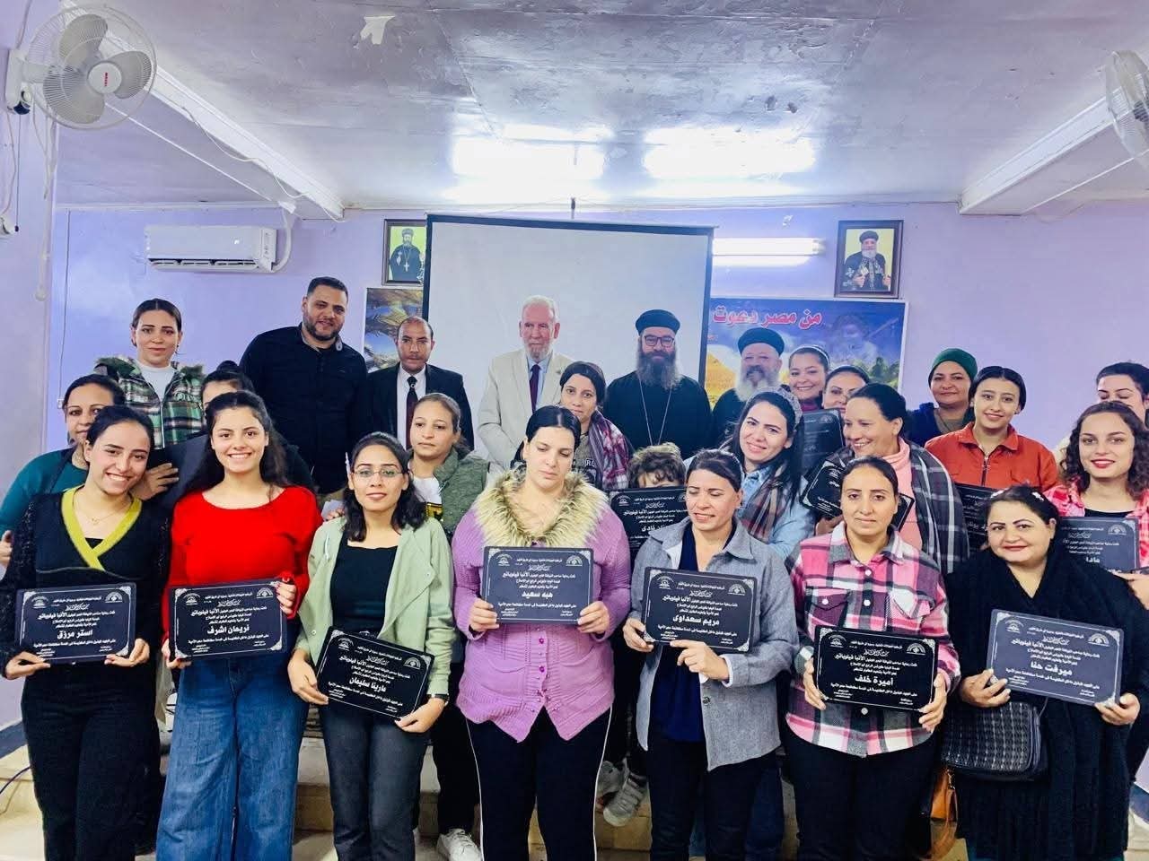  حفل التخرج السنوى لدارسى محو الأمية بأبو قرقاص