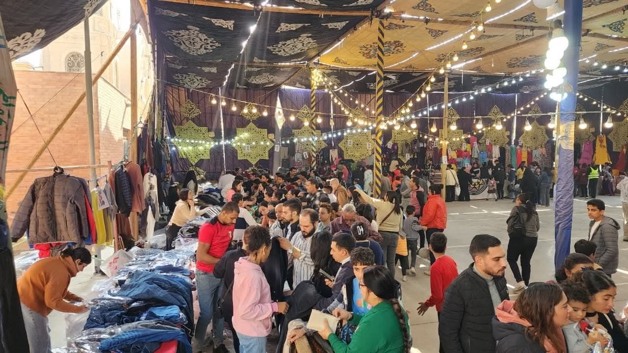 معرض ملابس عيد الميلاد المجيد معرض ملابس عيد الميلاد المجيد