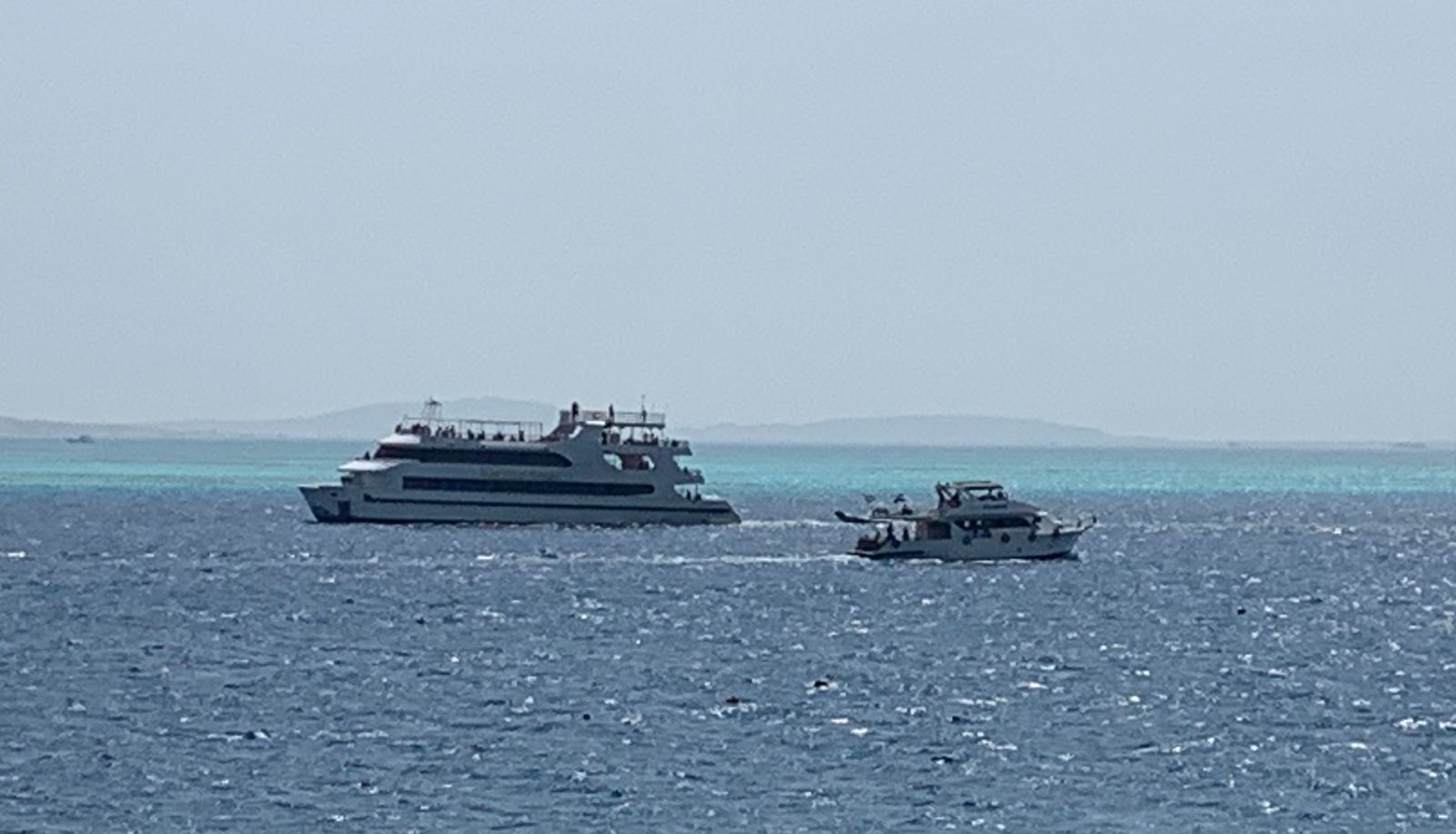 رواج بحرى مع توافد سياحى 