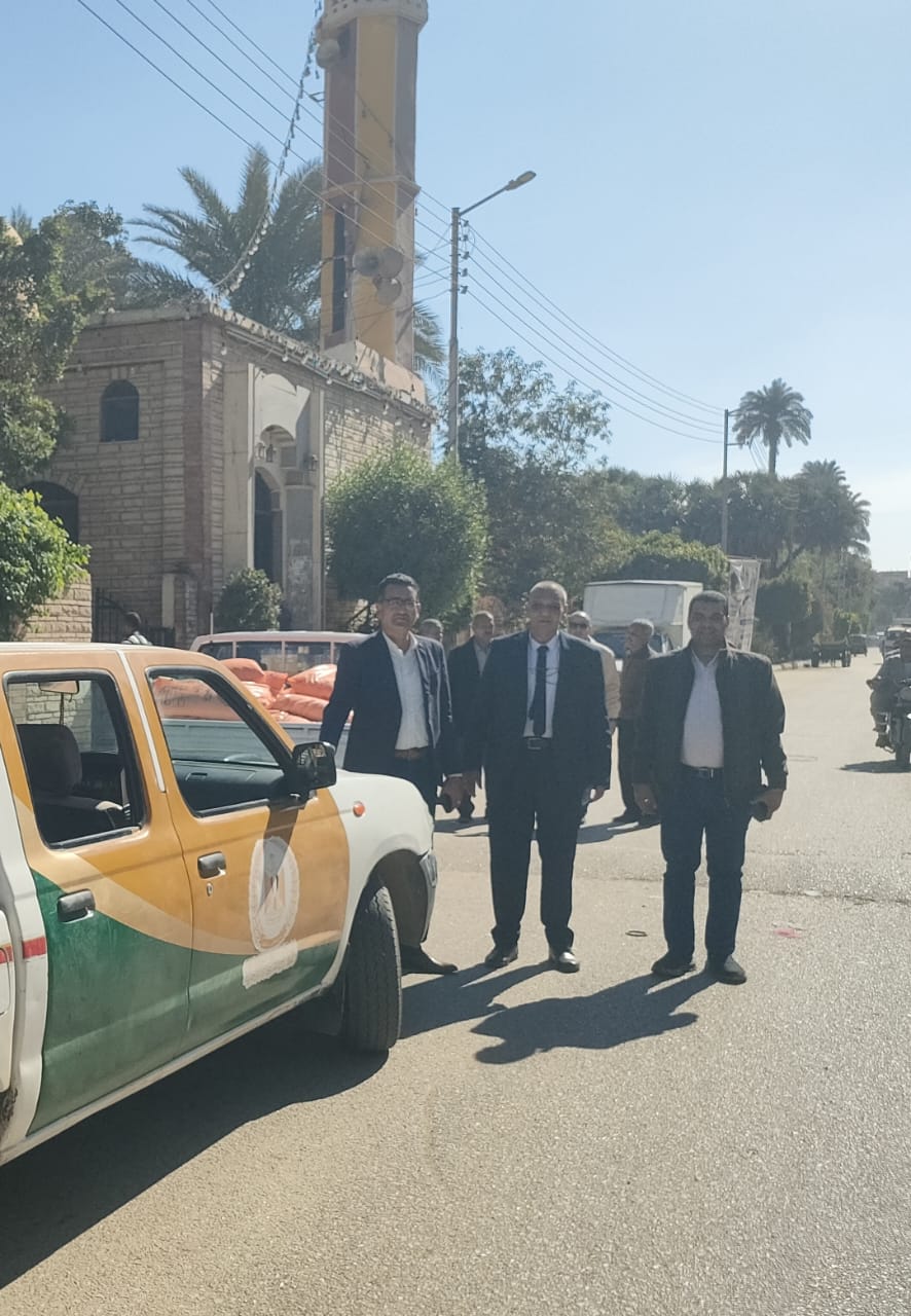 ضبط 2 طن و600 كيلو أسمدة مخصصة للجمعيات الزراعية في مخزن بإسنا