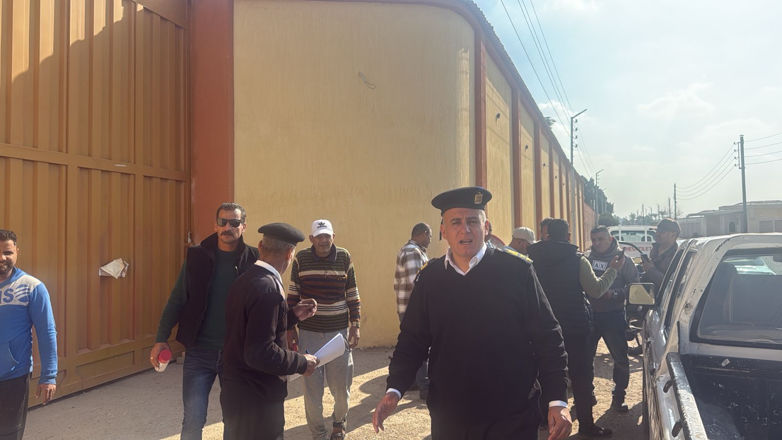 خلال تنفيذ قرارات الغلق والتشميع