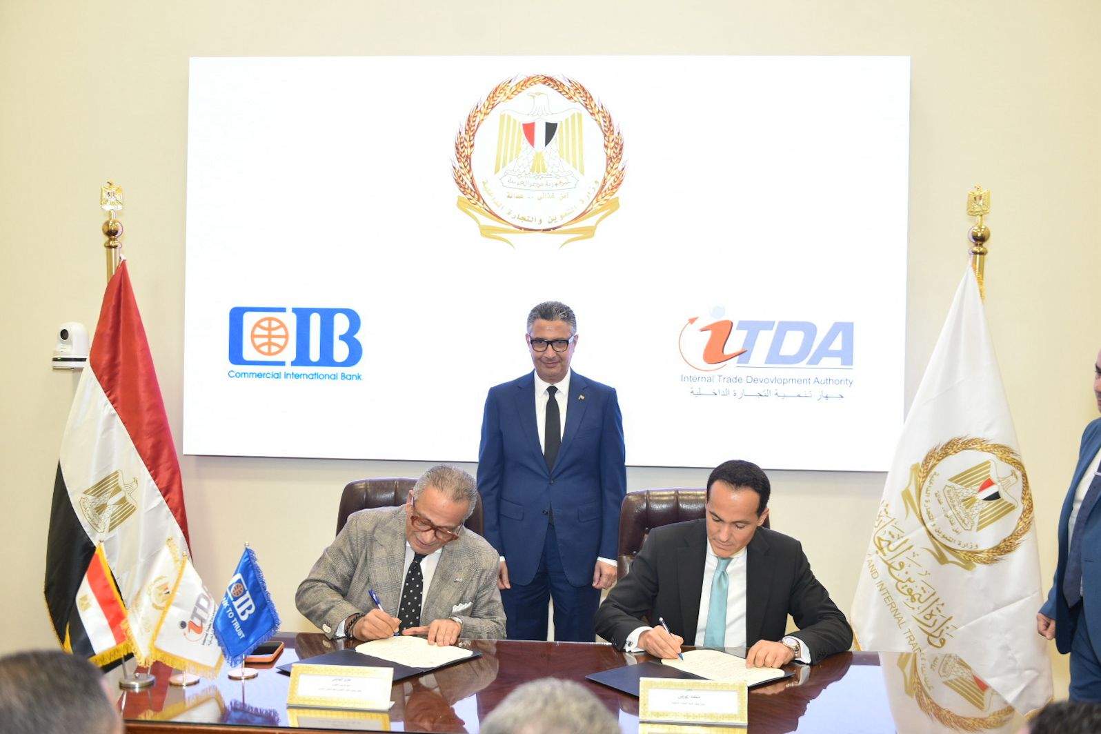 وزير التموين خلال توقيع ملحق بروتوكول تعاون 