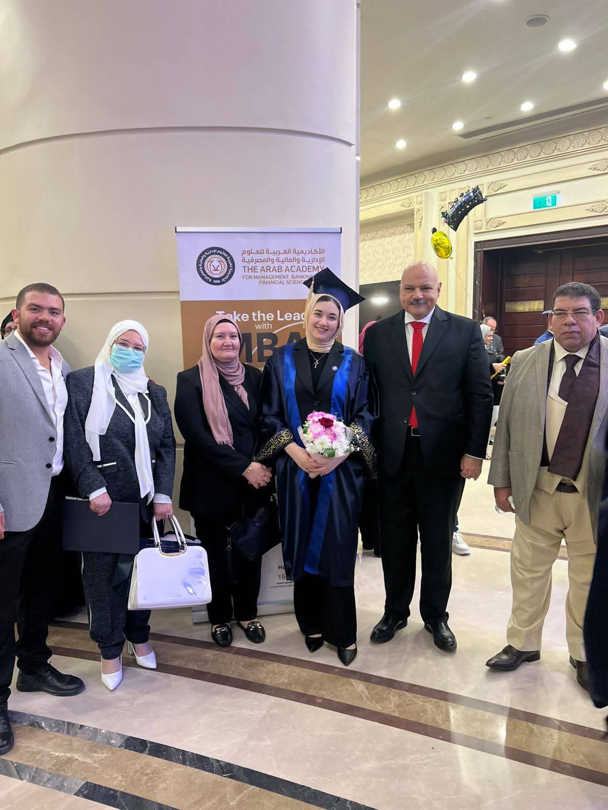 اروي زين الإطناوي تتوسط اسرتها بعد مناقشة الماجستير في حضور والدها الدكتور النائب زين الإطناوي اروي زين الإطناوي تتوسط اسرتها بعد مناقشة الماجستير في حضور والدها الدكتور النائب زين الإطناوي