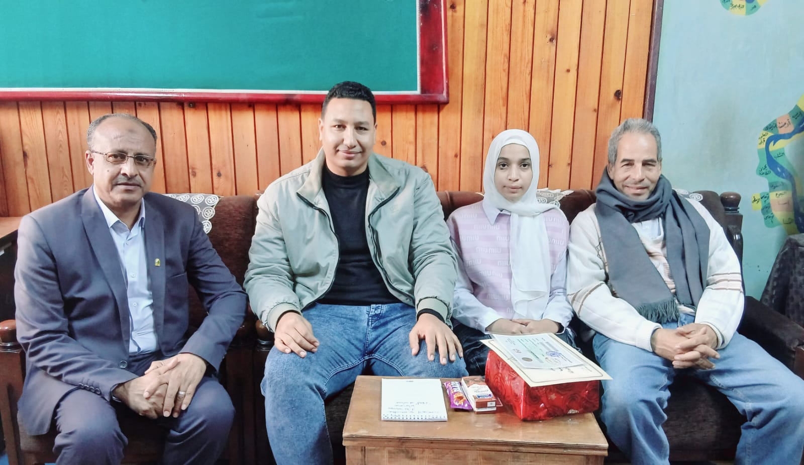 صحفي اليوم السابع مع ملك ومدير تعليم الكبار بقوص صحفي اليوم السابع مع ملك ومدير تعليم الكبار بقوص