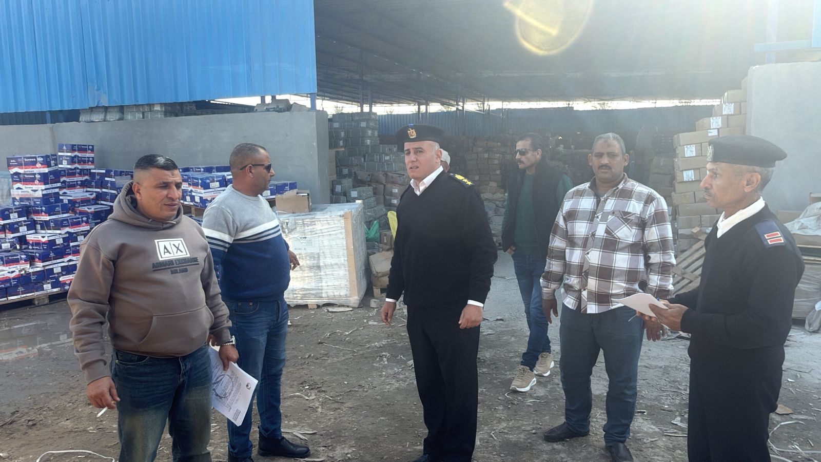 تشميع وغلق المخازن الغير مرخصة