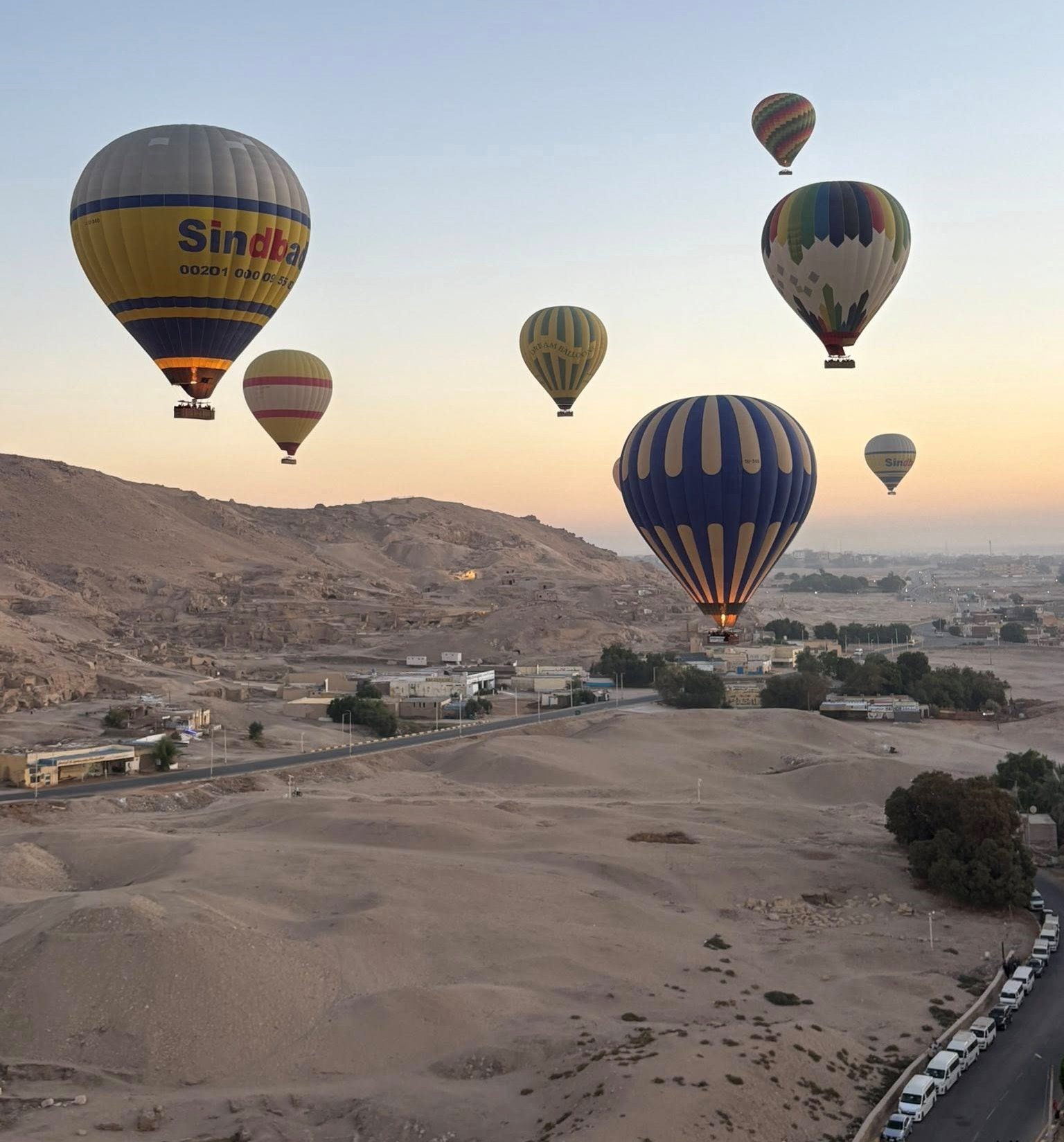 تحليق 46 رحلة بالون طائر تقل على متنها 920 سائح تحليق 46 رحلة بالون طائر تقل على متنها 920 سائح