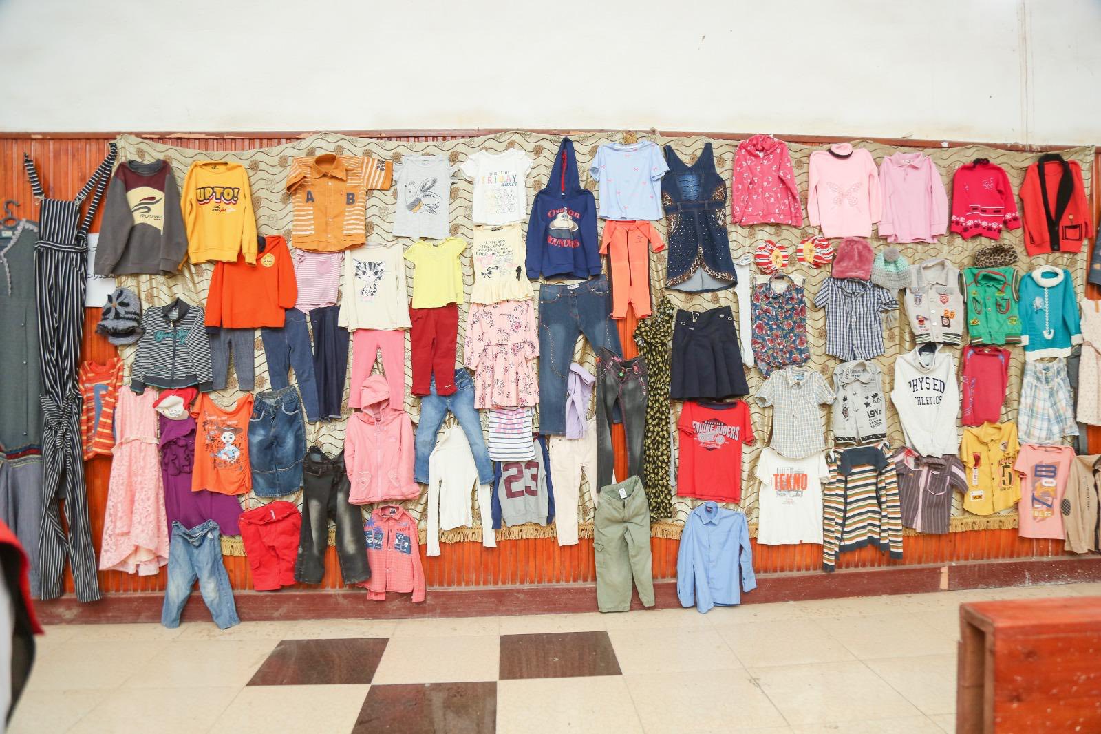 توفير ملابس متعددة توفير ملابس متعددة