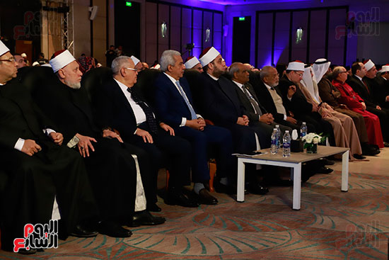 القيادات الدينية وشخصيات عامة خلال المؤتمر