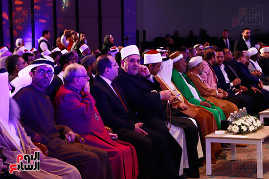 رجال الدين وشخصيات عامة خلال المؤتمر