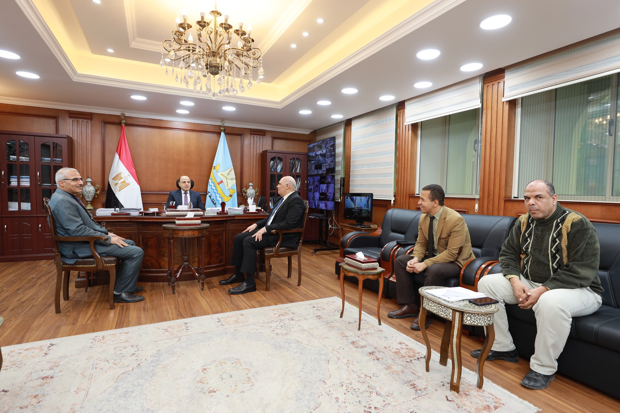 محافظ كفرالشيخ يناقش موقف تنفيذ مشروعات الخطة الاستثمارية