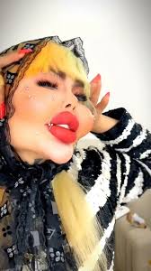 البلوجر الايرانية اناهيتا ناتشو البلوجر الايرانية اناهيتا ناتشو