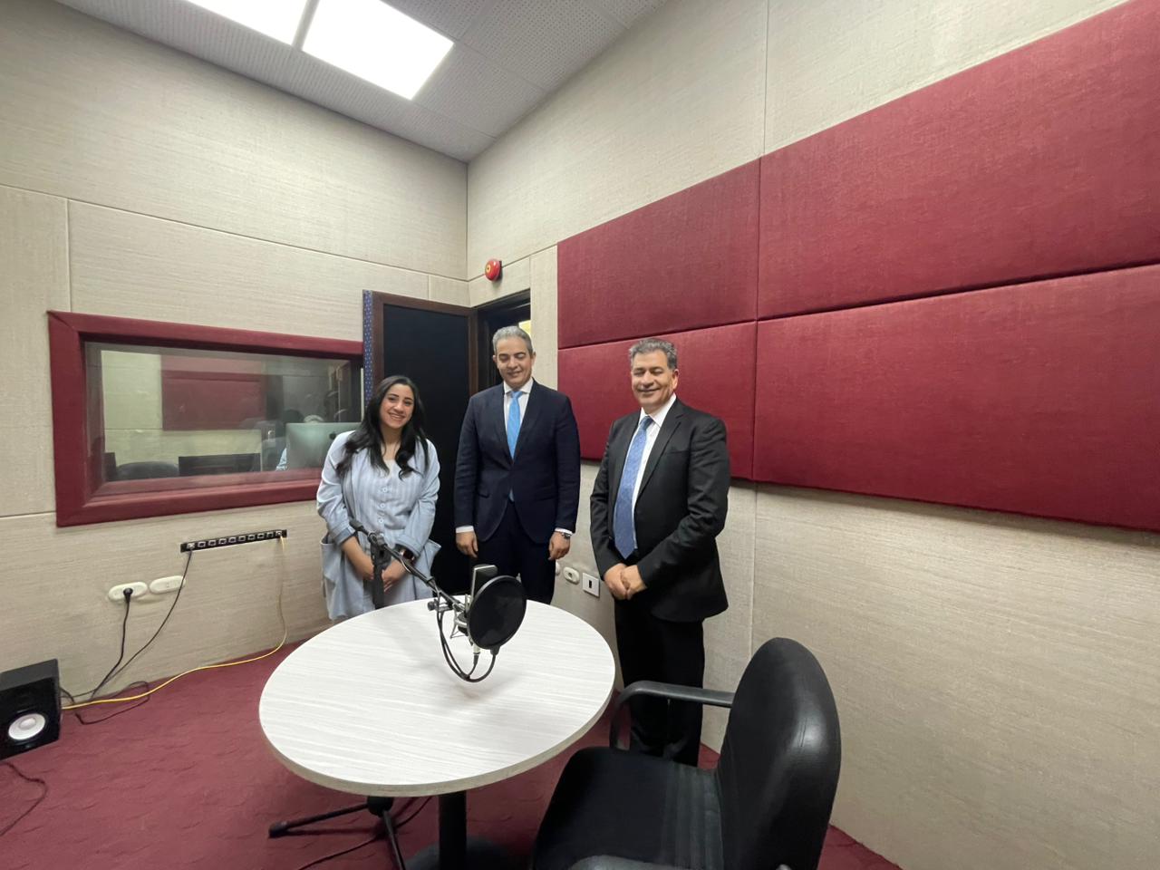 خلال زيارة نقيب الاعلاميين للجامعة البريطانية (2)