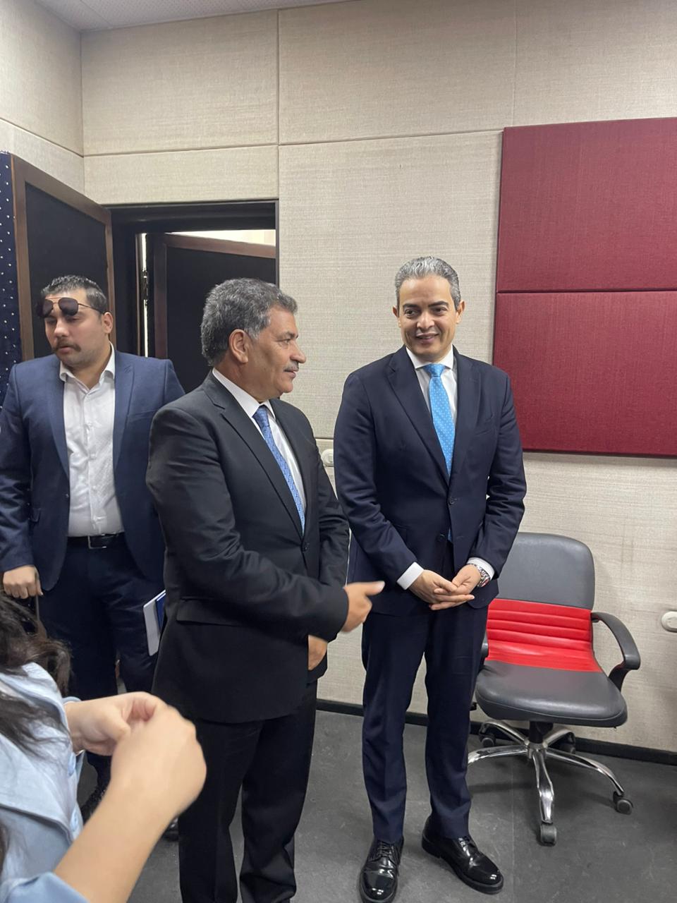 خلال زيارة نقيب الاعلاميين للجامعة البريطانية (6)