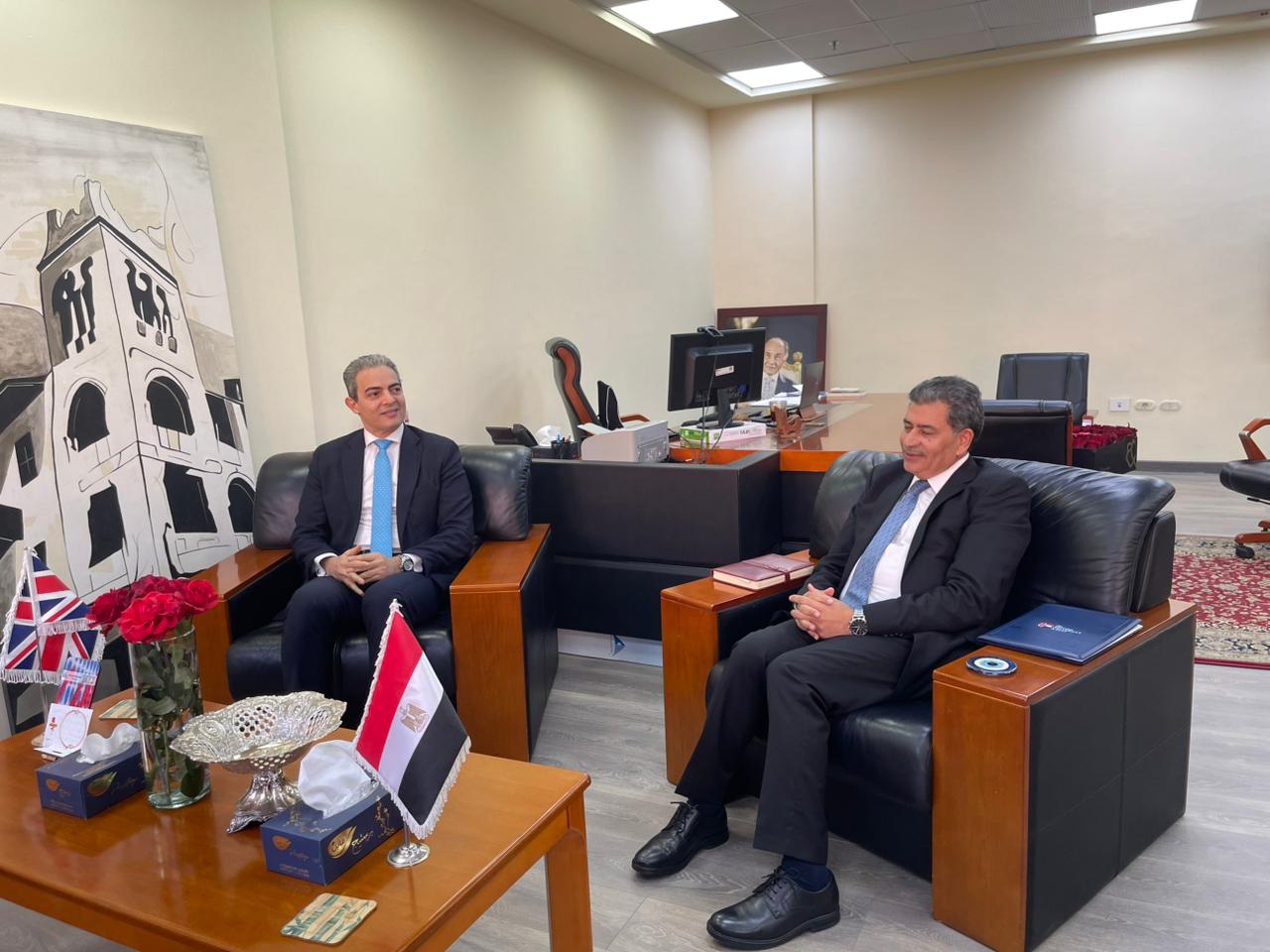 خلال زيارة نقيب الاعلاميين للجامعة البريطانية (1)