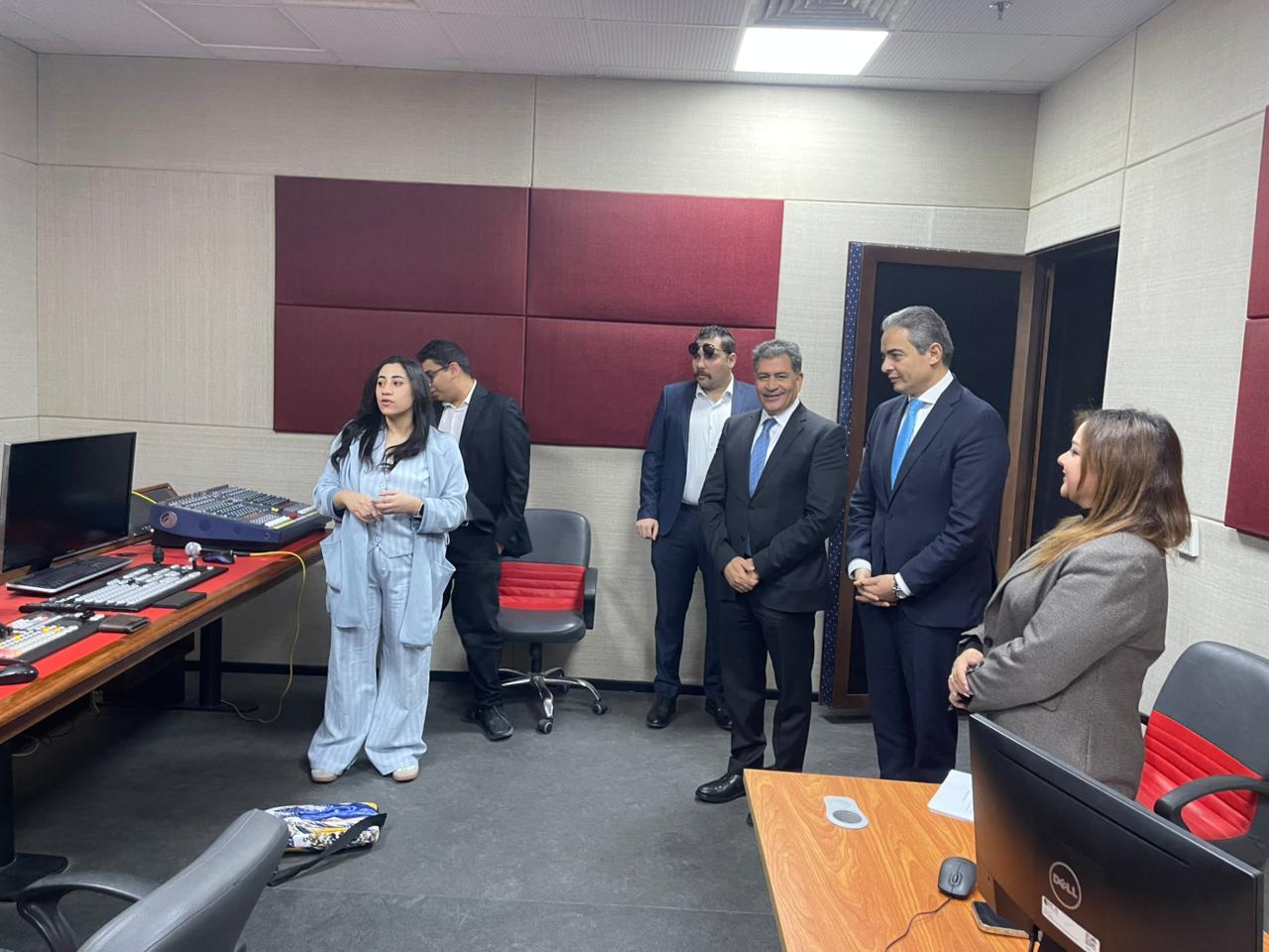 خلال زيارة نقيب الاعلاميين للجامعة البريطانية (5)