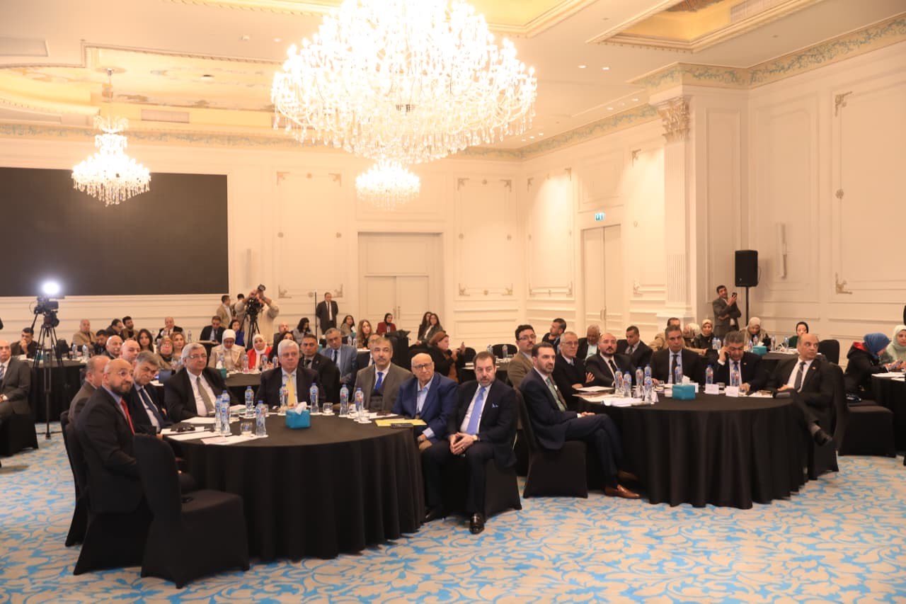 جانب من الحضور فى المؤتمر جانب من الحضور فى المؤتمر