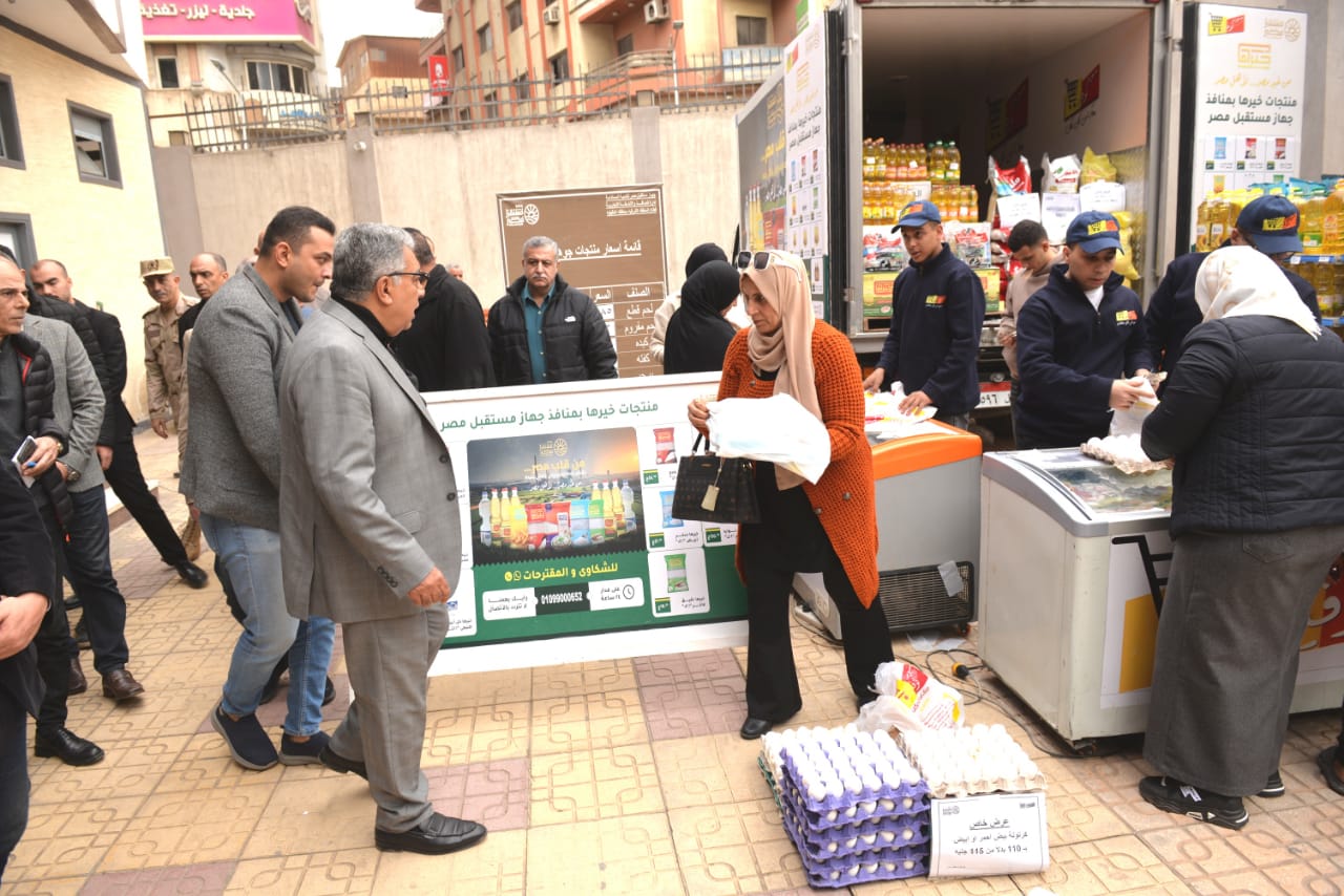 جانب من الزيارة والتفقد للمنفذ (2)