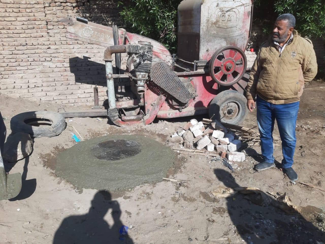 حل أزمة غرفة صرف صحى بدون غطاء في أرمنت الحيط