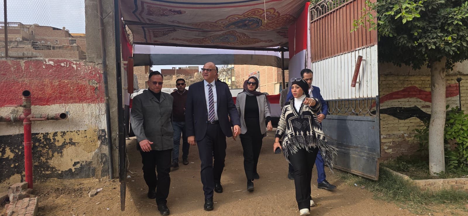 جانب من جولة المحافظ (3)