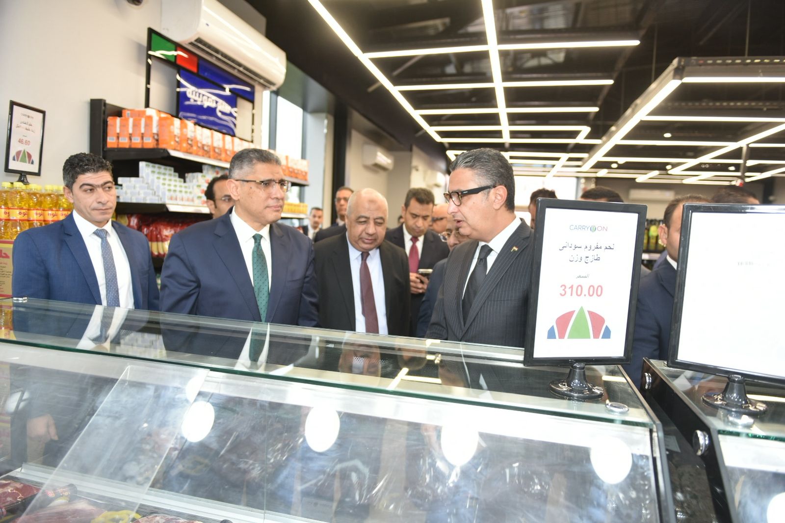 وزير التموين ومحافظ الجيزة يفتتحان الفرع الرابع لمنافذ «كاري أون» (2)