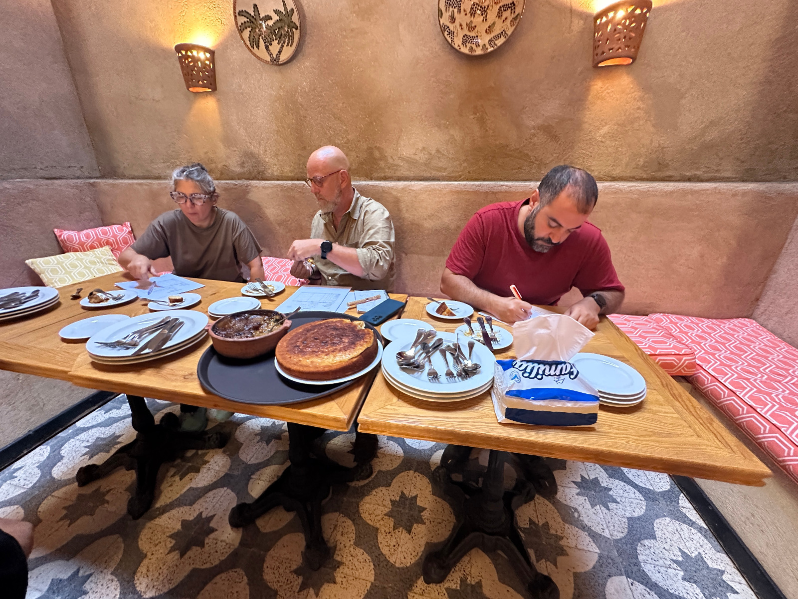 فريق تدريب السيدات على مشروع مائدة إسنا التراثية الجديد