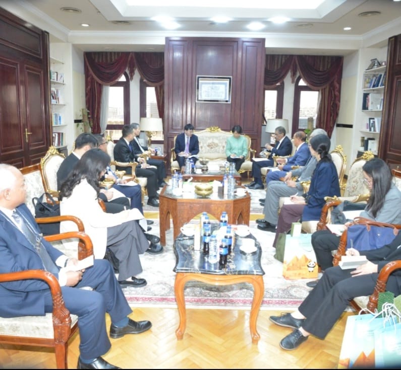 هيئة  الاستعلامات في لقاء مع وفد دبلوماسي (1)