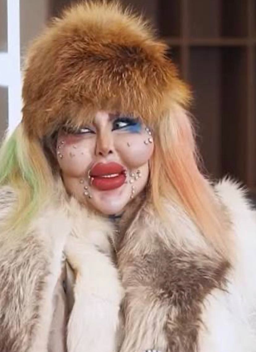 البلوجر الايرانية اناهيتا ناتشو1 البلوجر الايرانية اناهيتا ناتشو1