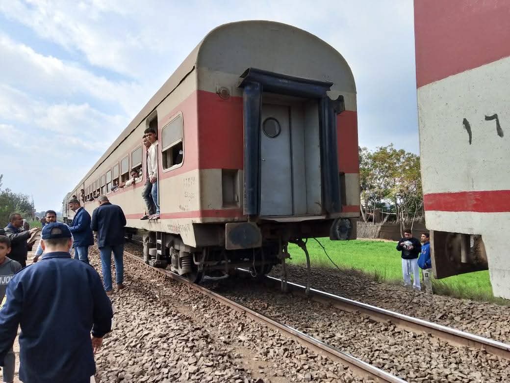 خروج قطار عن القضبان بالحامول (2)