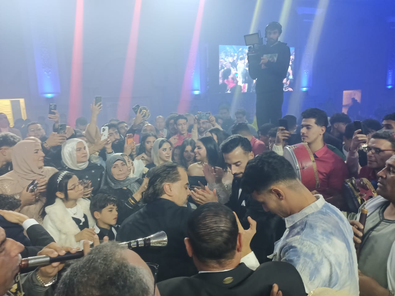 فرح احمد عبد القادر وسط اهله