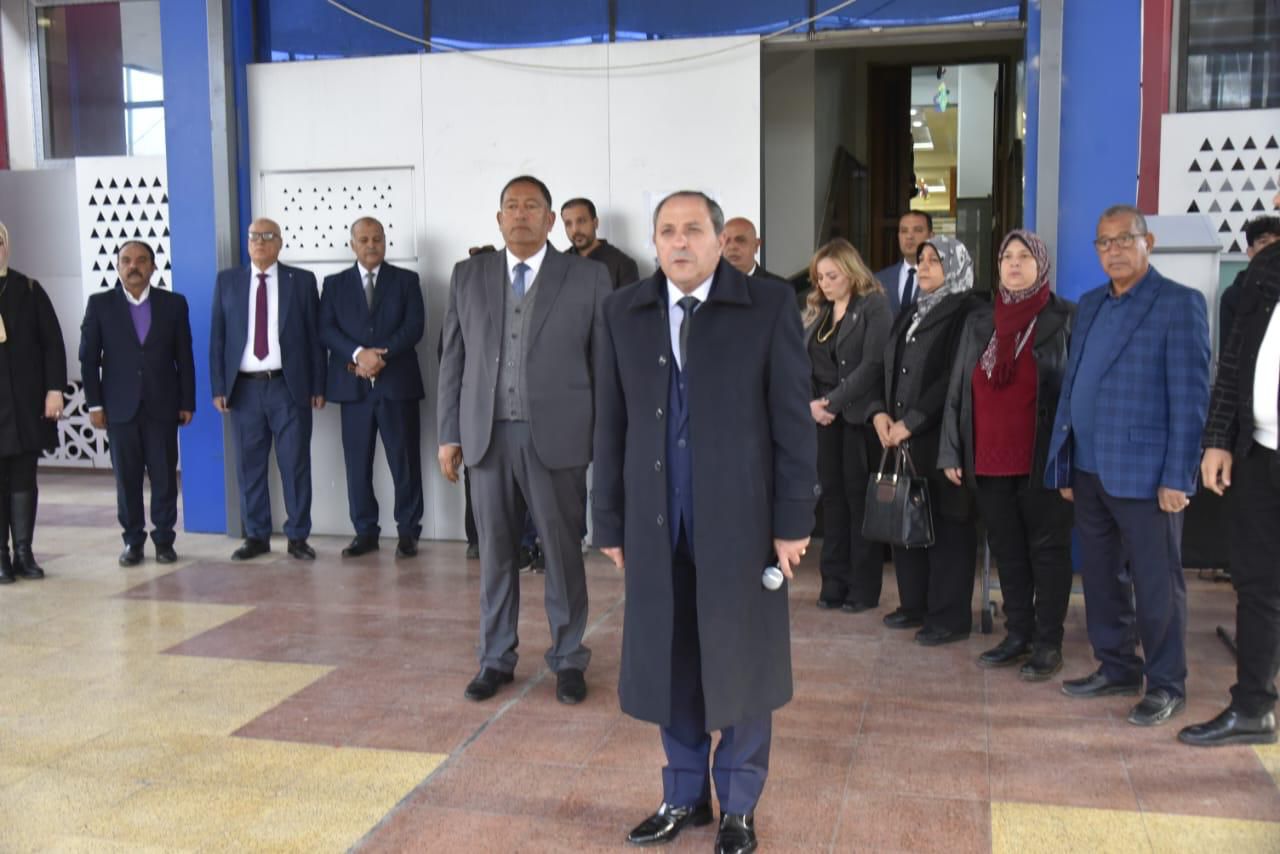 المحافظ في للطابور