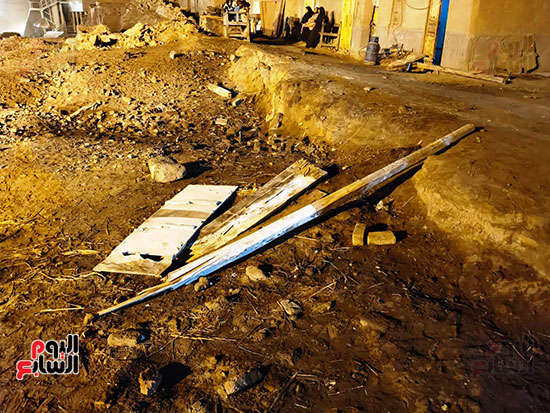 إنهيار جزئي لجدار في منزل  (4)