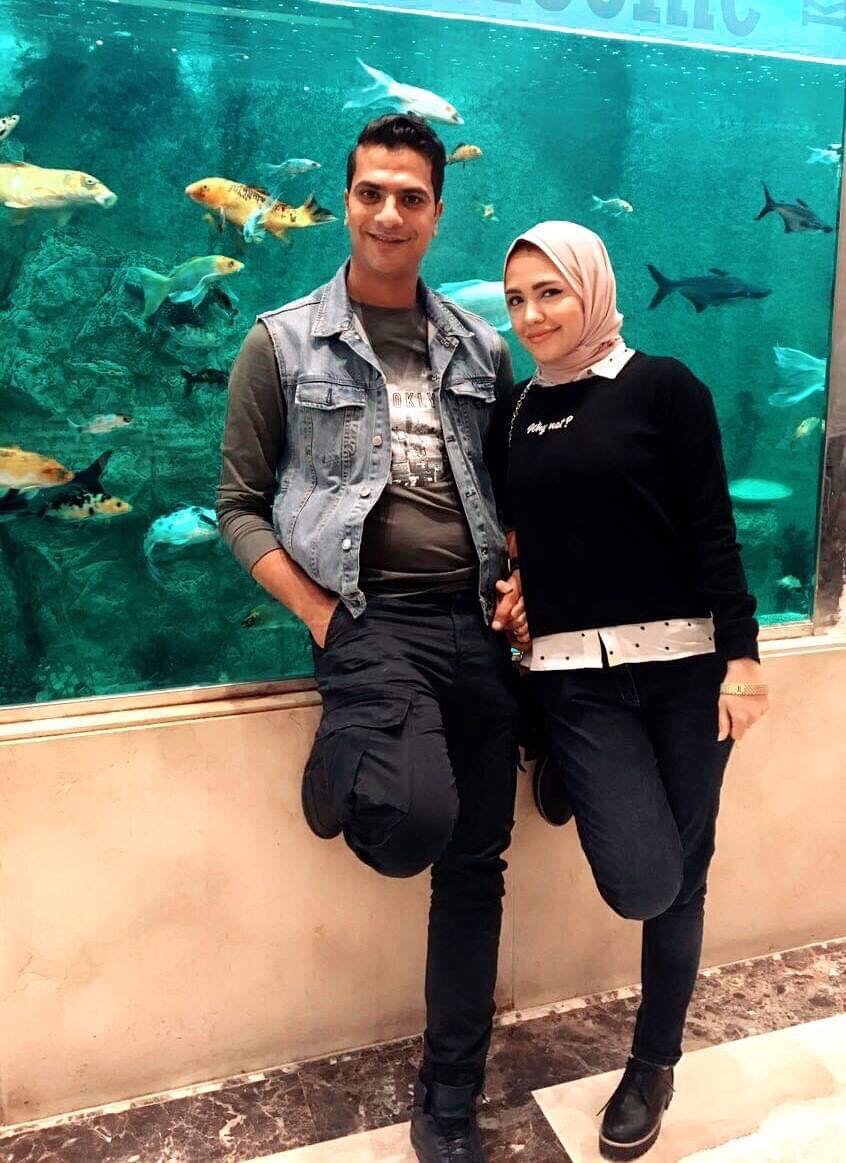 مصطفى ربيع مع طليقته سارة ربيع (5)