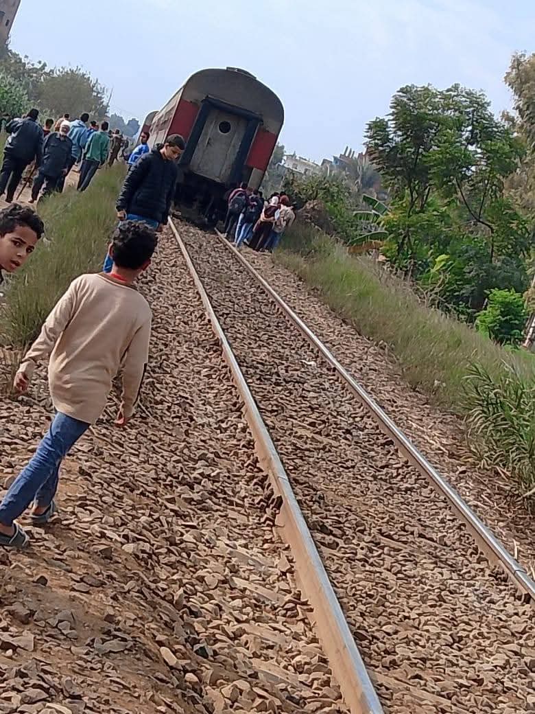 خروج قطار عن القضبان بالحامول (6)