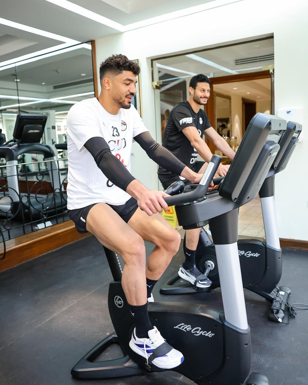 يقوم بتدريب منتخب مصر يقوم بتدريب منتخب مصر