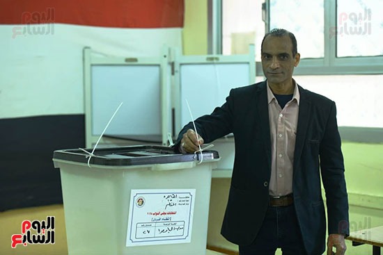 إقبال وزحام من الناخبين في للتصويت في جولة الإعادة من الانتخابات البرلمانية (5)