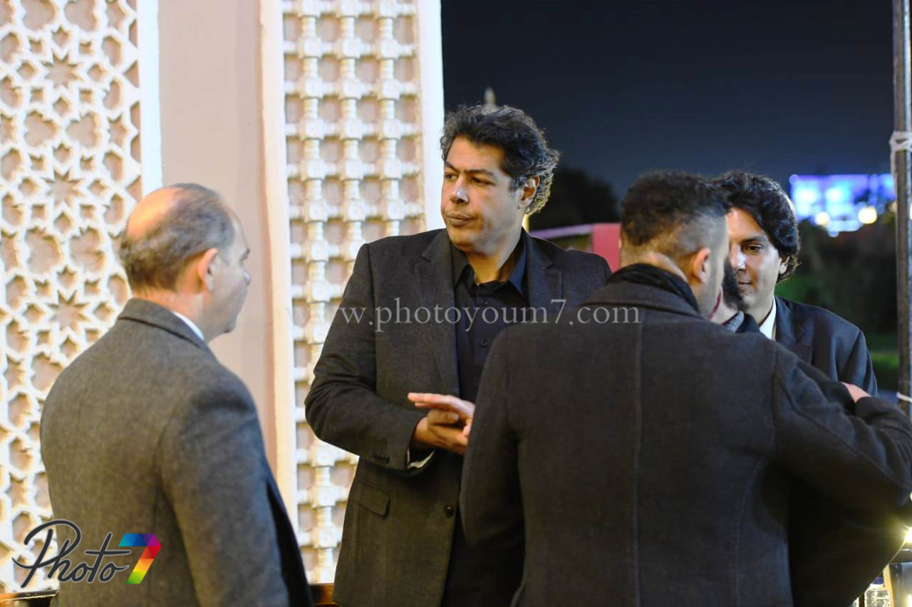 عمر متولى يتقلى العزاء فى والدته عمر متولى يتقلى العزاء فى والدته