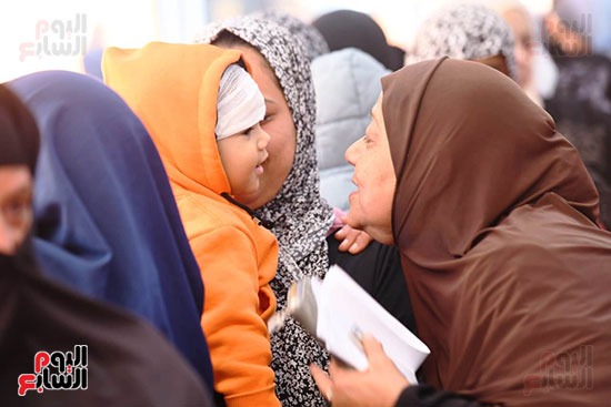 إقبال وزحام من الناخبين في للتصويت في جولة الإعادة من الانتخابات البرلمانية (39)