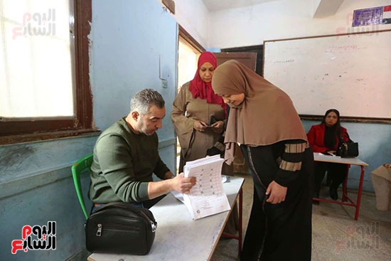 طوابير أمام لجان البساتين للادلاء بأصواتهم في انتخابات مجلس النواب (13)