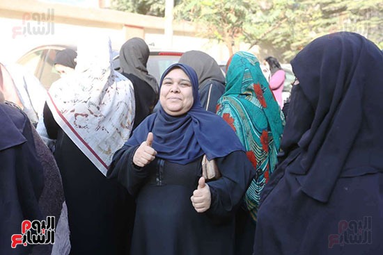 طوابير أمام لجان البساتين للادلاء بأصواتهم في انتخابات مجلس النواب (20)