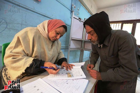 طوابير أمام لجان البساتين للادلاء بأصواتهم في انتخابات مجلس النواب (22)