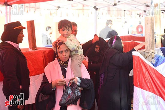 إقبال وزحام من الناخبين في للتصويت في جولة الإعادة من الانتخابات البرلمانية (16)