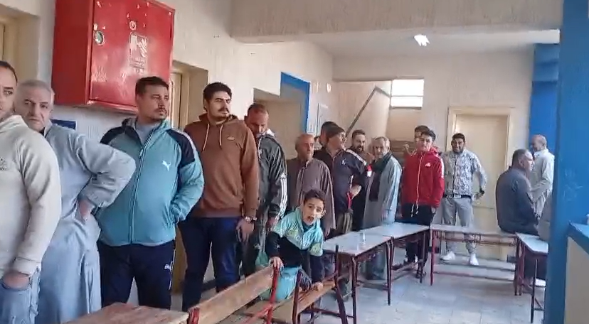 طوابير في اللجان طوابير في اللجان