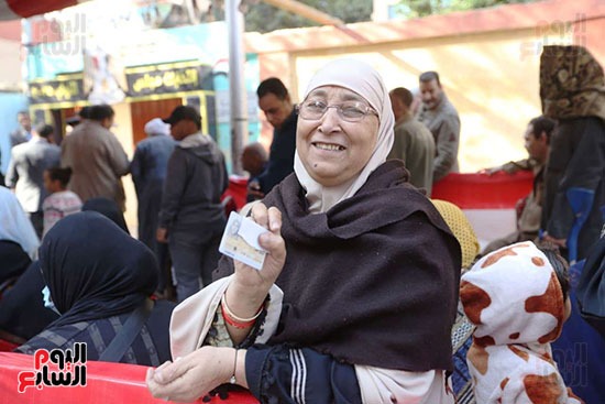 طوابير أمام لجان البساتين للادلاء بأصواتهم في انتخابات مجلس النواب (18)