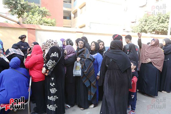 طوابير أمام لجان البساتين للادلاء بأصواتهم في انتخابات مجلس النواب (5)