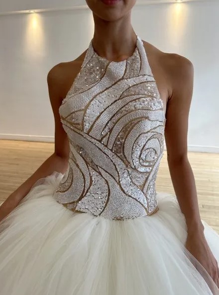 فتحة رقبة فتحة رقبة