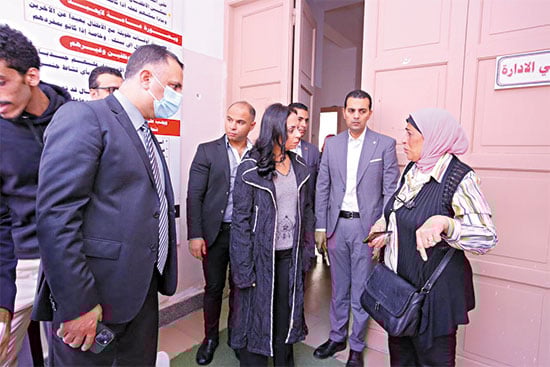 دعم الأسر الأولى بالرعاية بعد رفع ميزانية الحماية الاجتماعية (8)